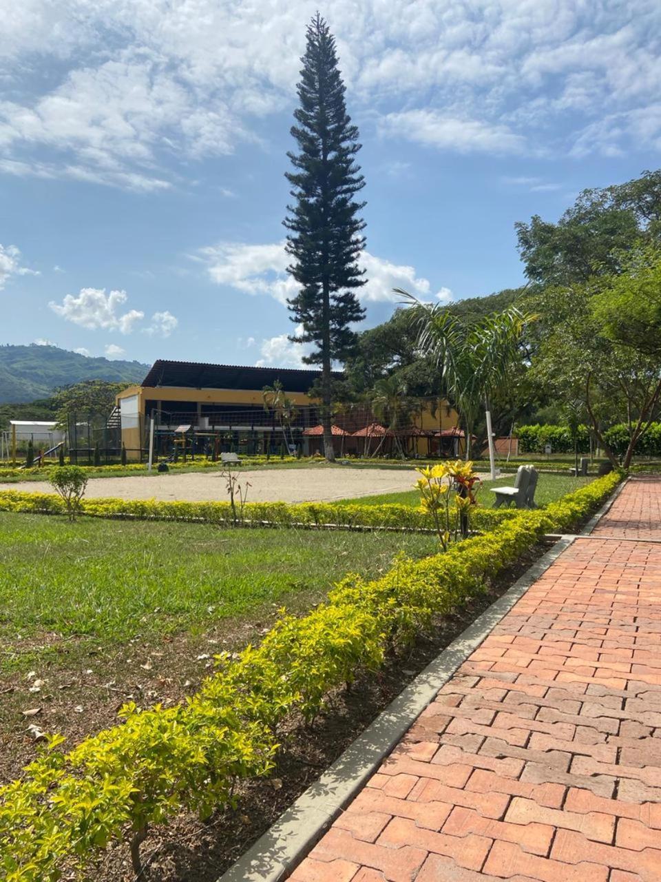 Hotel Villa Zaragoza מראה חיצוני תמונה